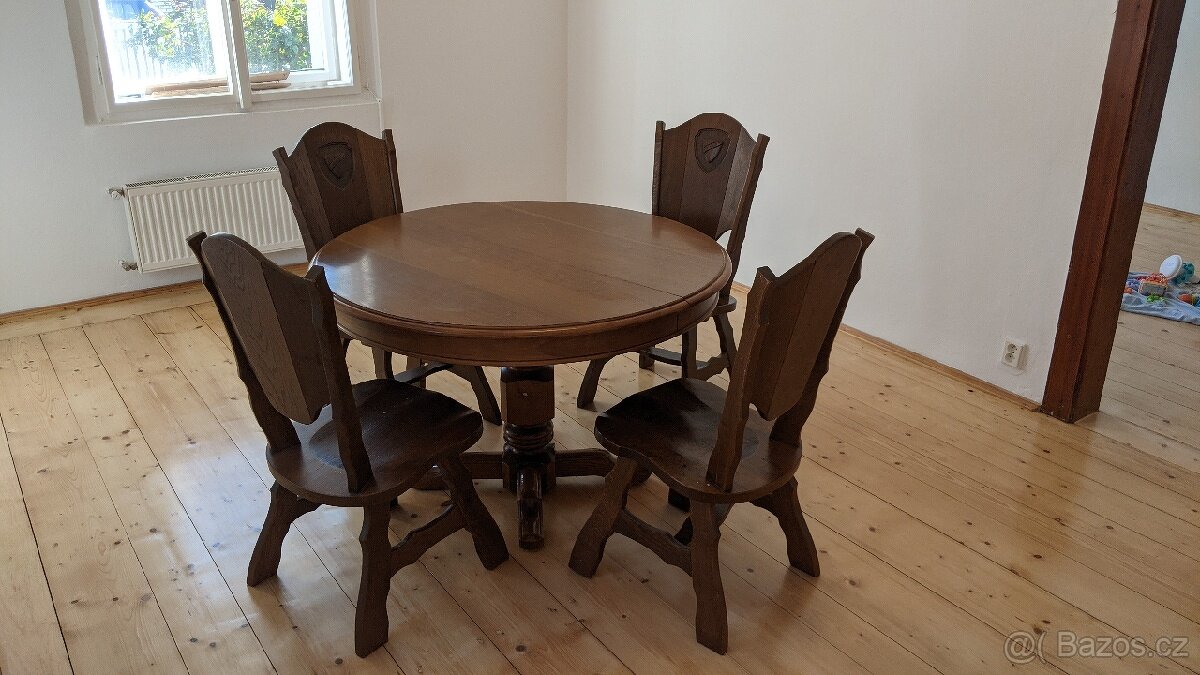 Dřevěný stůl + židle