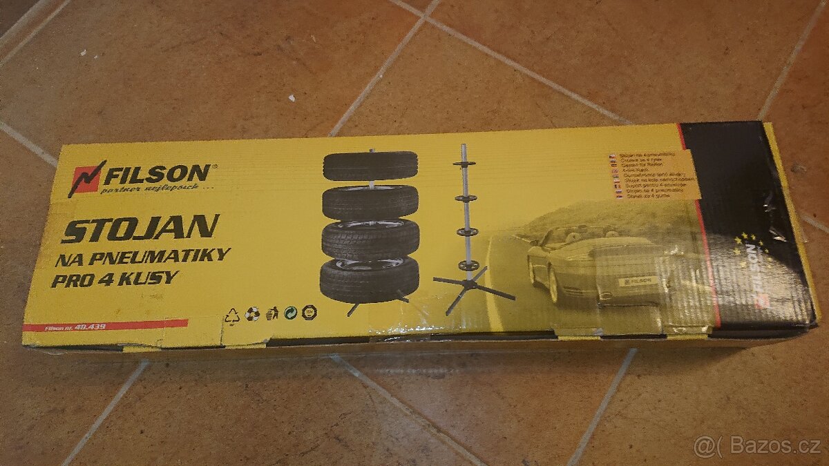 Stojan na pneumatiky