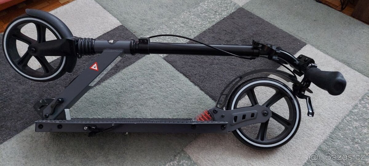 Koloběžka s odpružením a ruční brzdou Big Wheel