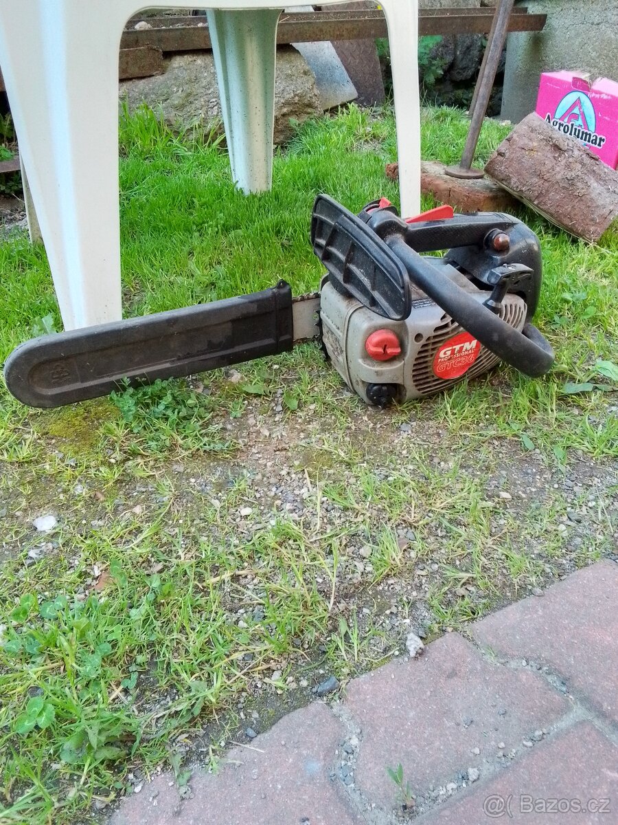 Motorová pila jednoruční