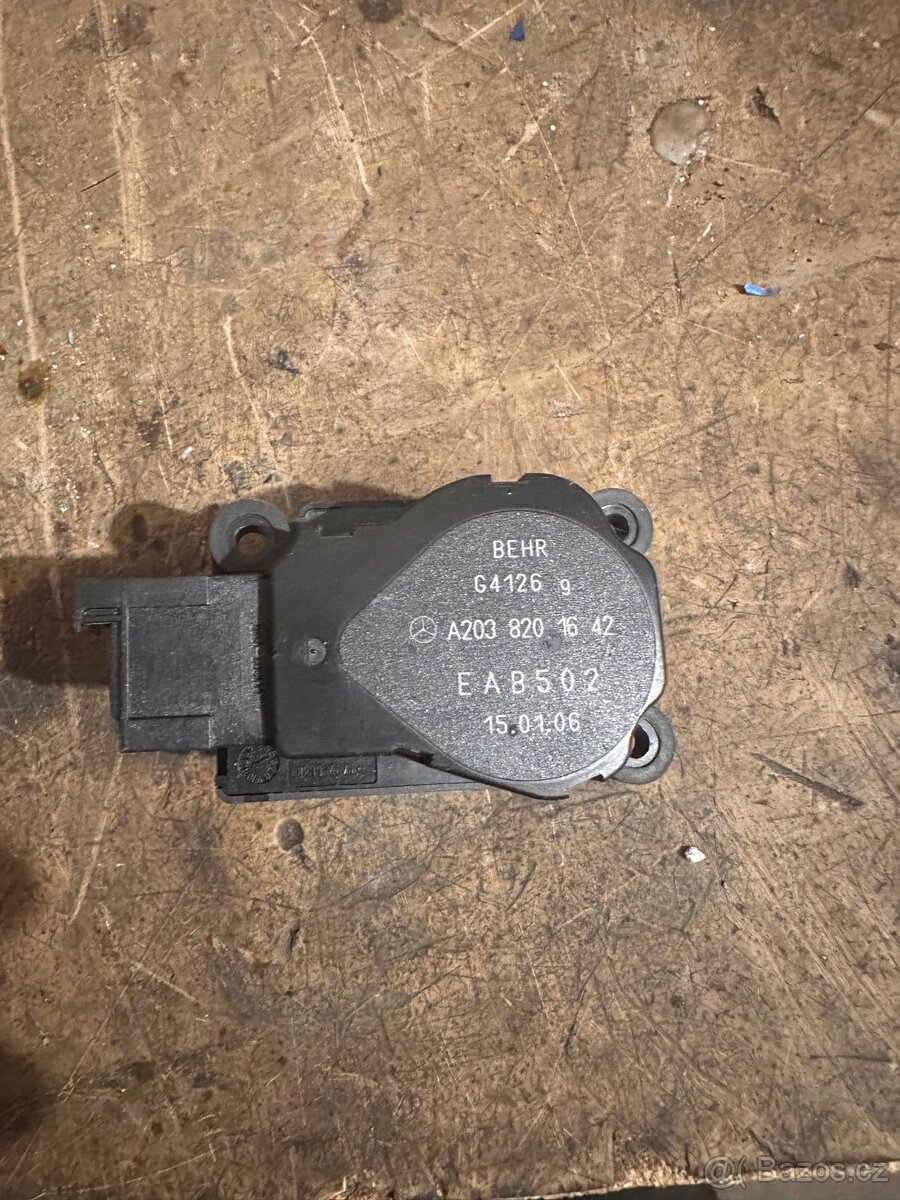 Servo motorek topení Mercedes C W203