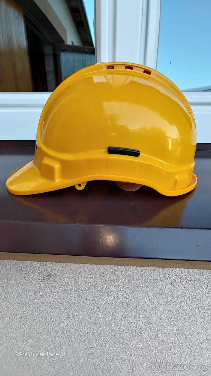Ochranná pracovní přilba