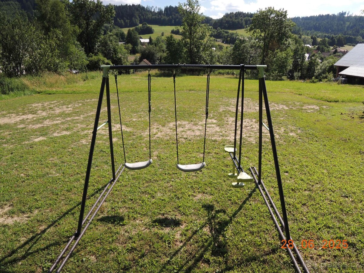 Dětská houpačka