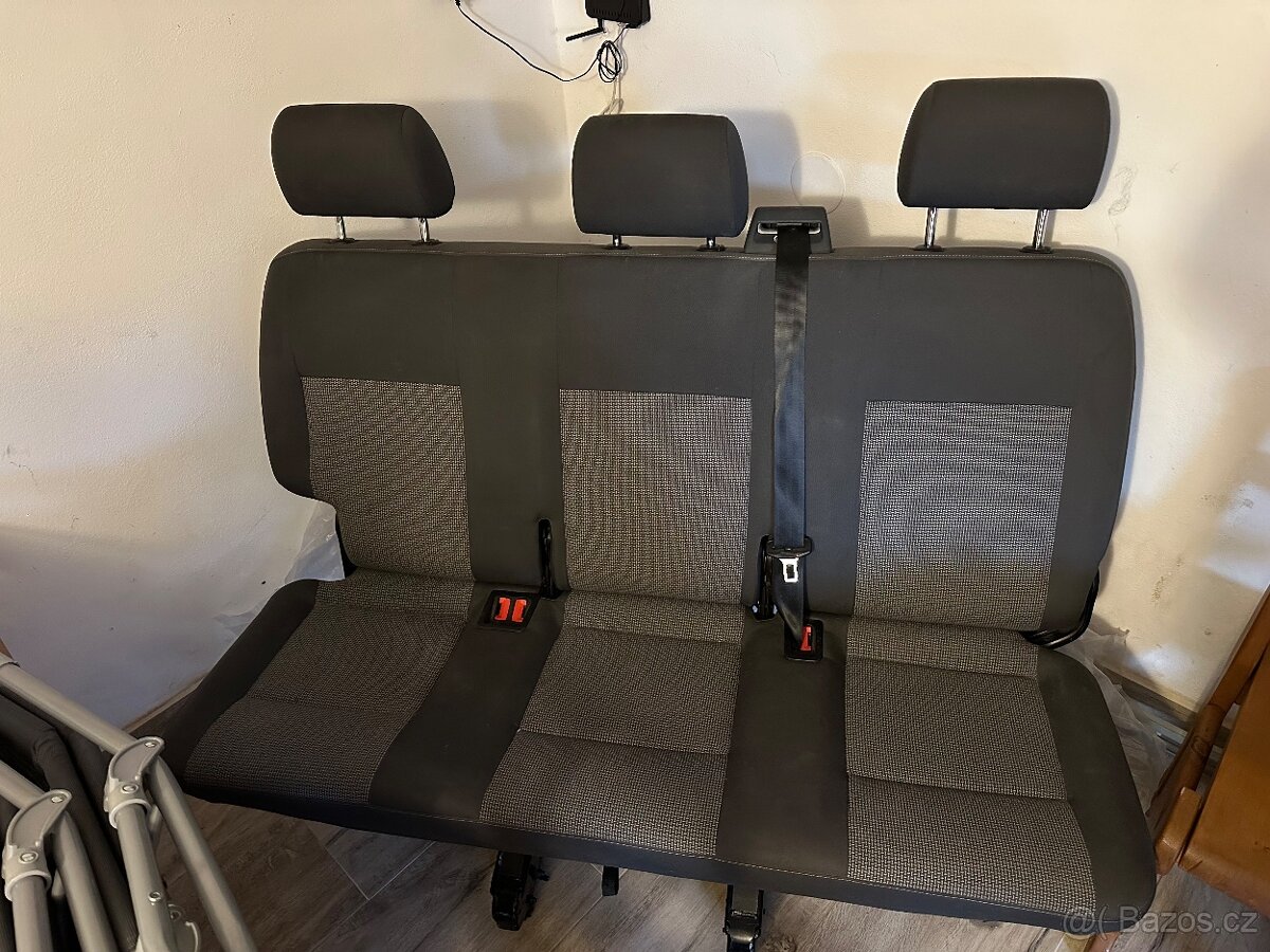 Trojsedadlo/sedačka VW t5.1 caravelle