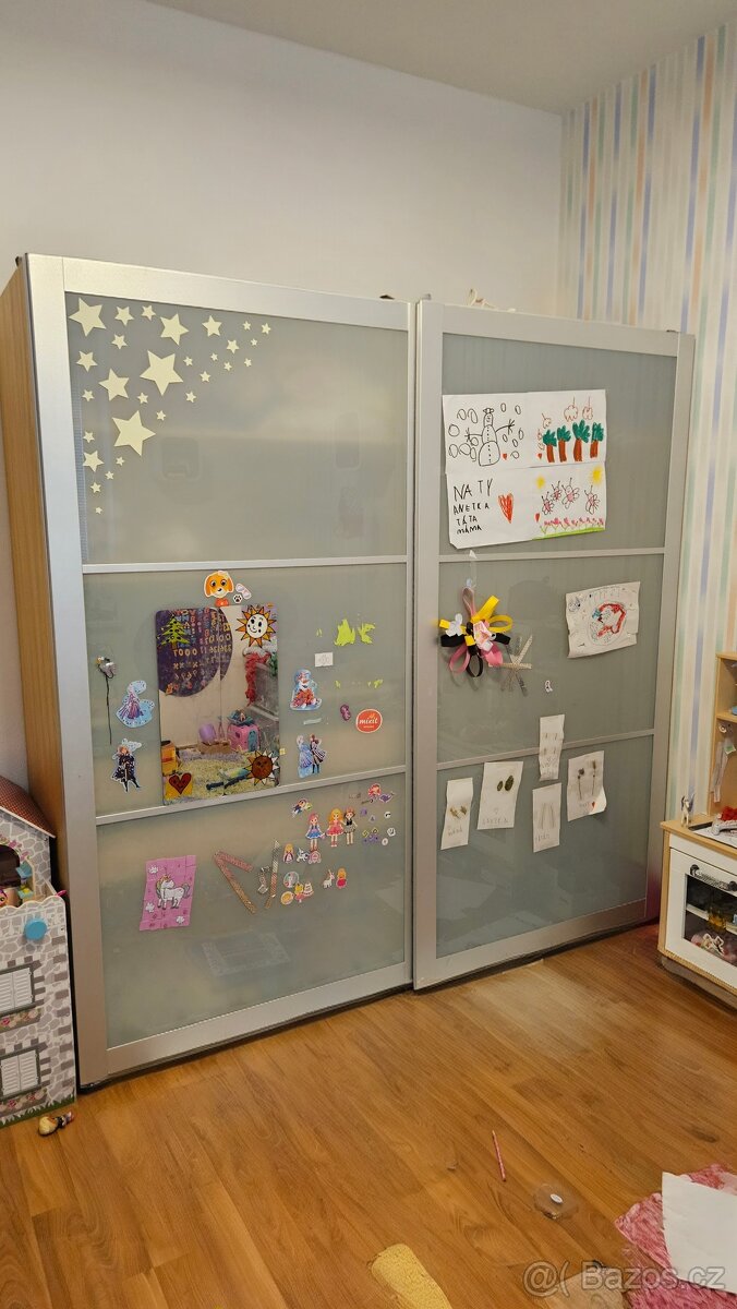 Šatní skříň IKEA - posuvné dveře 200x200x65