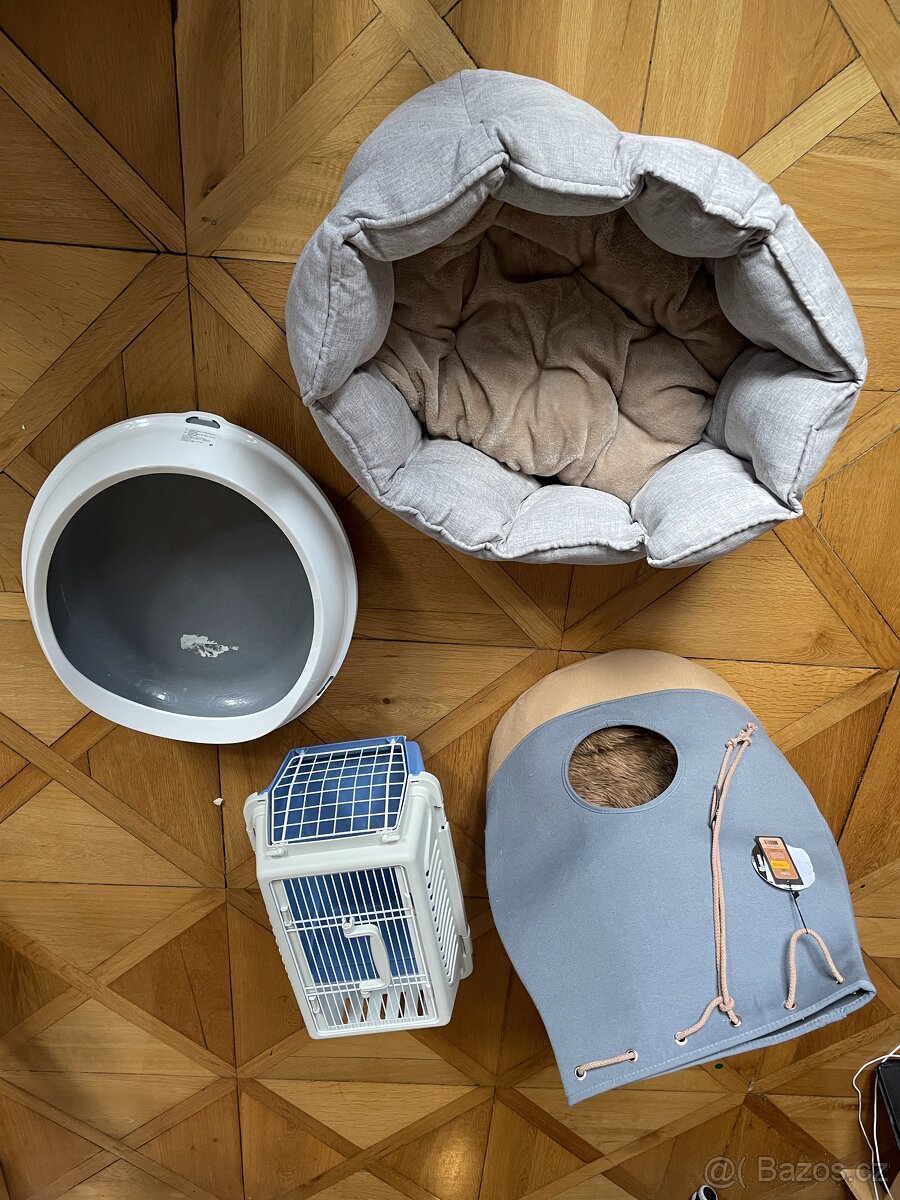 Výbava pro kočky – domečky, klec, WC