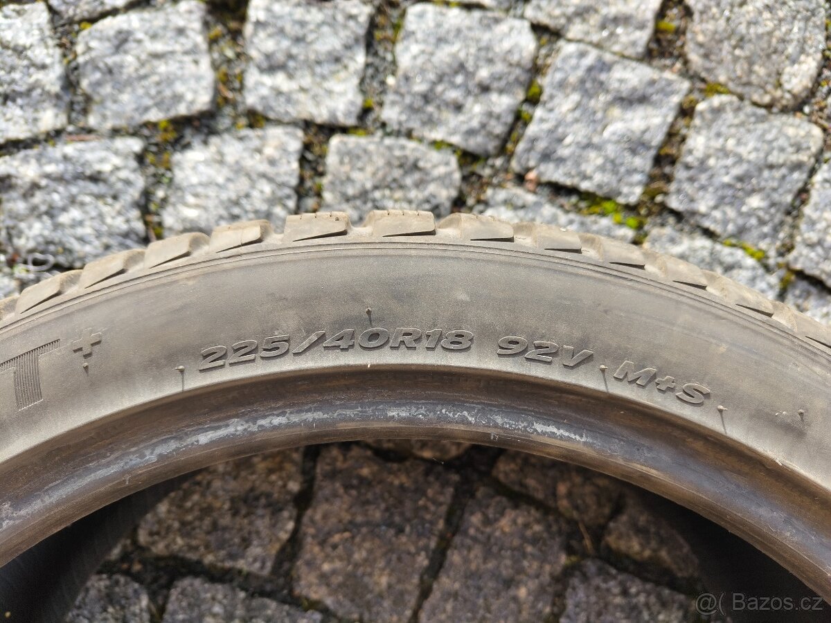 Zimní pneumatiky 225/40 R18