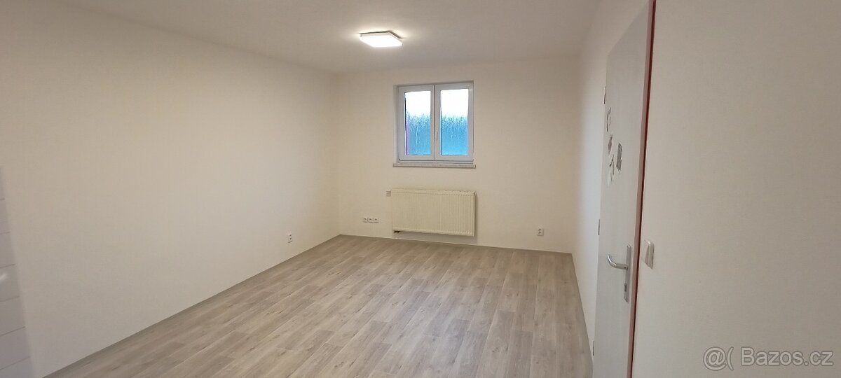 Pronájem provozovny s umyvadlem a vlastním WC