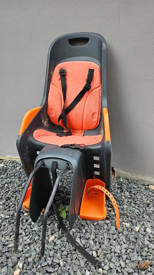 Sedačka na kolo Author