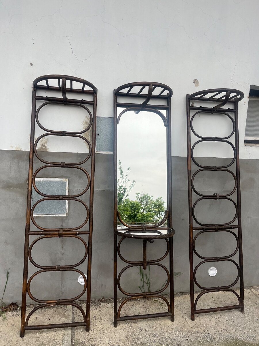 Věšáková stěna z bambusu ala Thonet