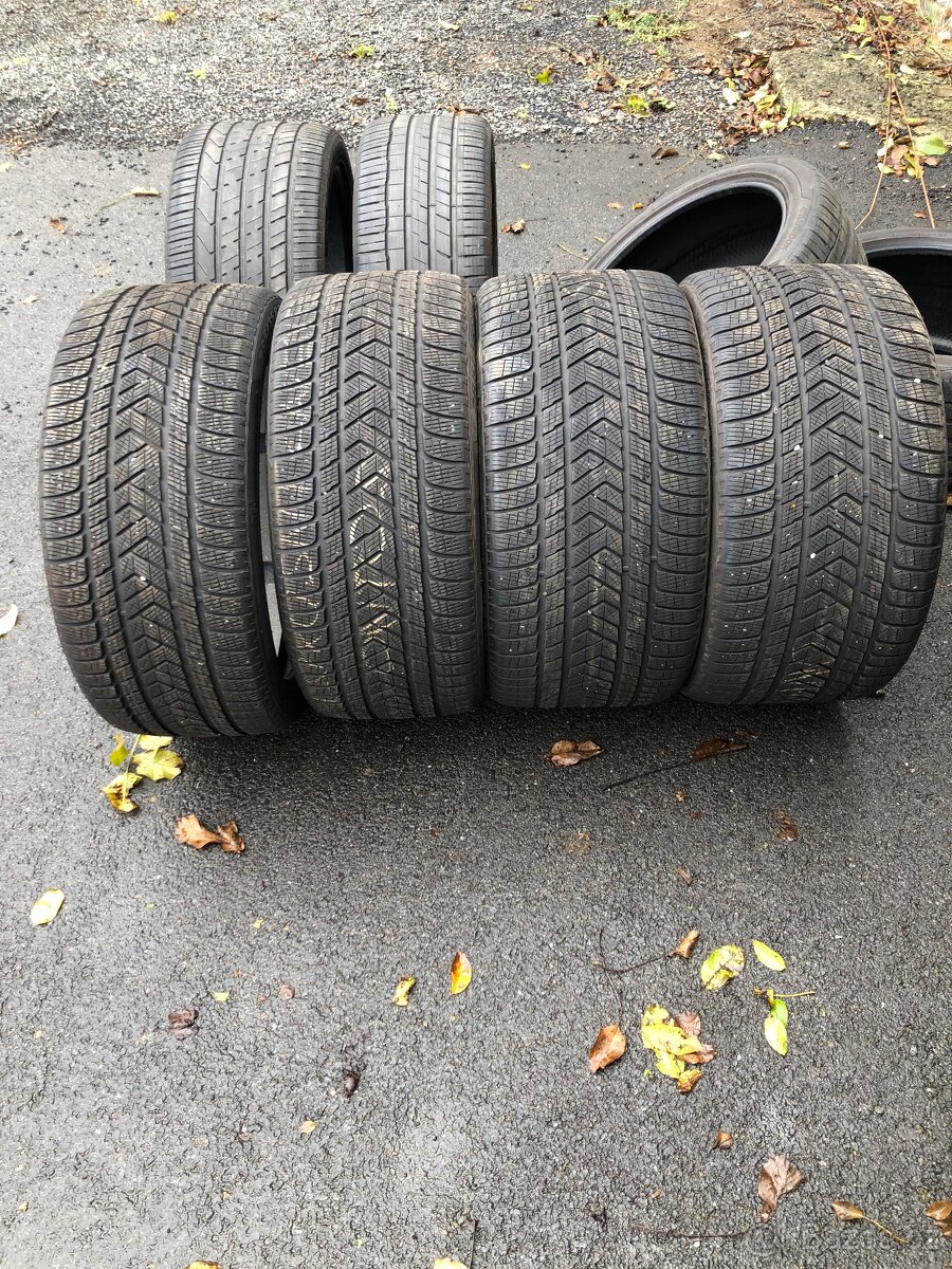 Prodám dvourozmer pneu 315/30/22 a 285/35/22