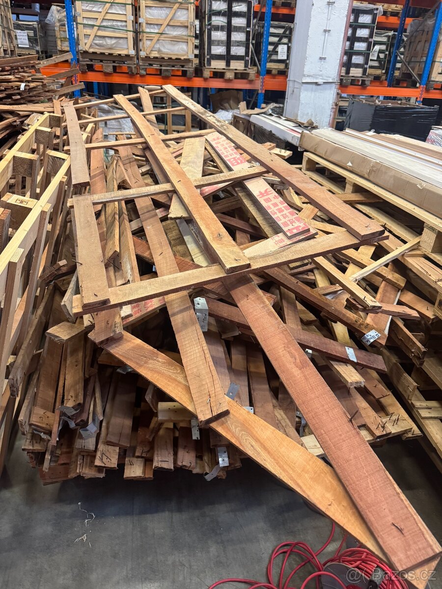 Dřevo na otop za odvoz