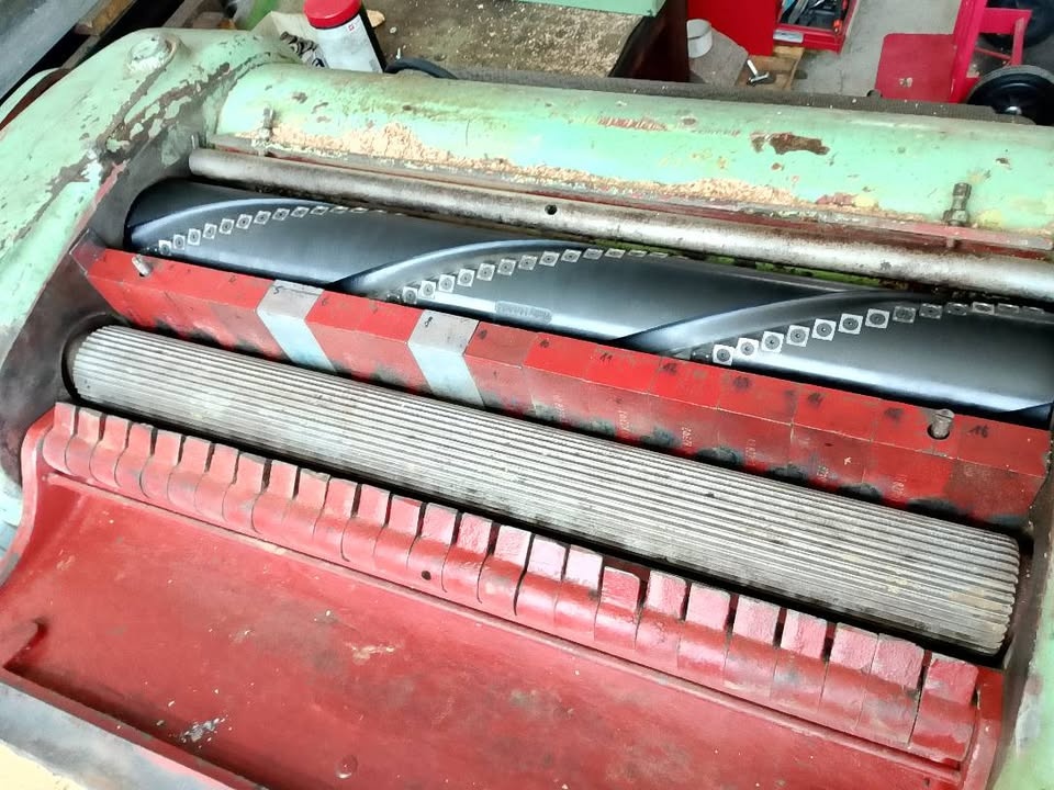 Na starý litinový stroj vyrobíme žiletku, řešení je SOMICUT