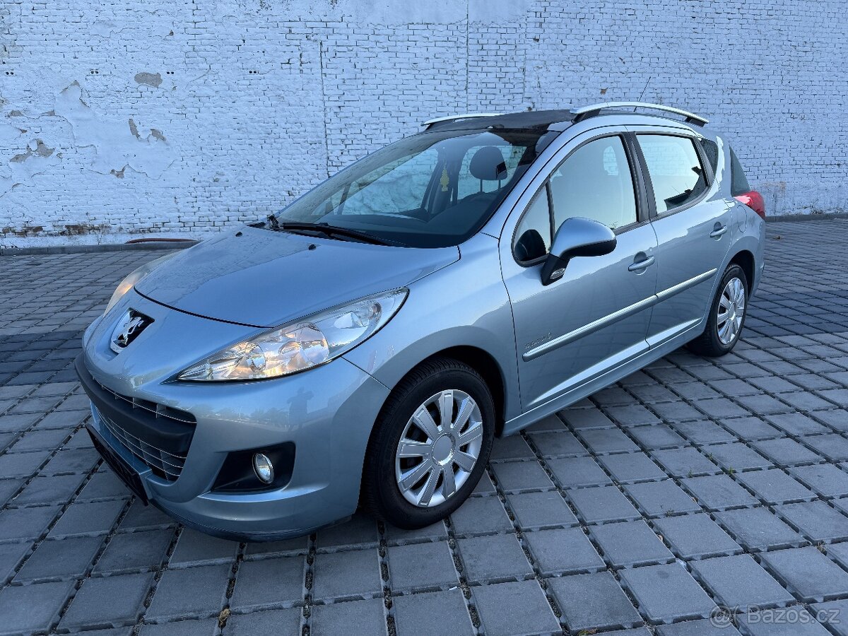 Peugeot 207 SW kombi 1,4i 70kW r.v.2011 Serviska