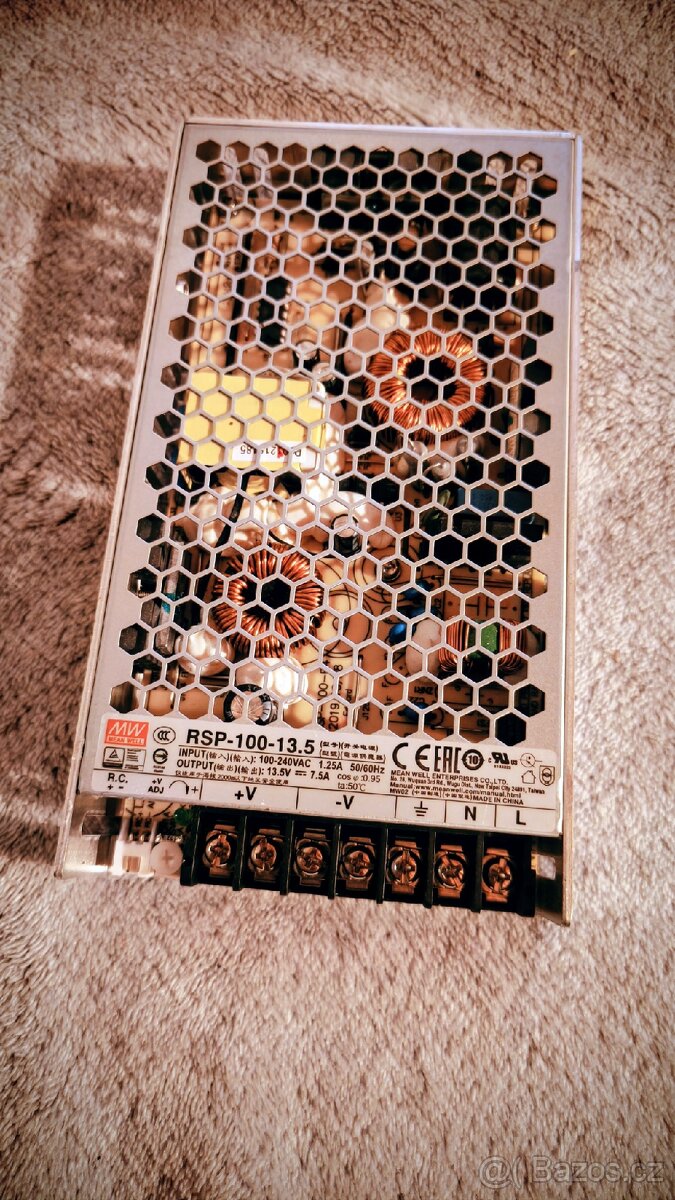 MEAN WELL spínaný síťový zdroj