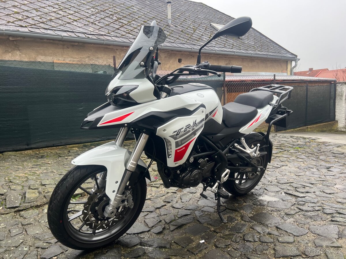 Benelli trk 251 ZÁRUKA
