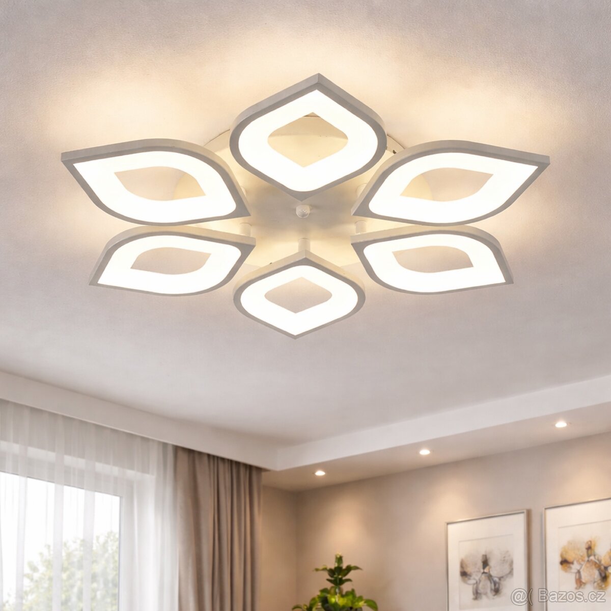 Designové stropní LED svítidlo s motivem okvětních lístků