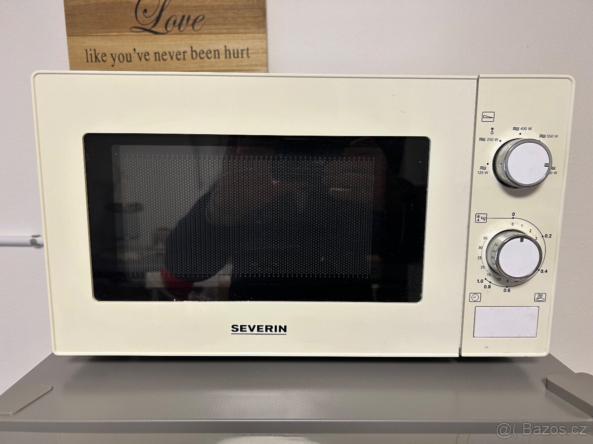 Mikrovlnná trouba Severin