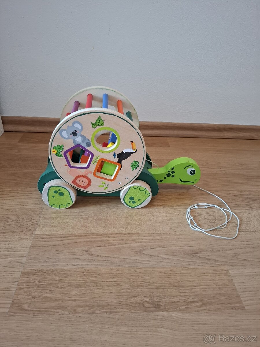 Dřevěná želvička, vkládání tvarů Playtive