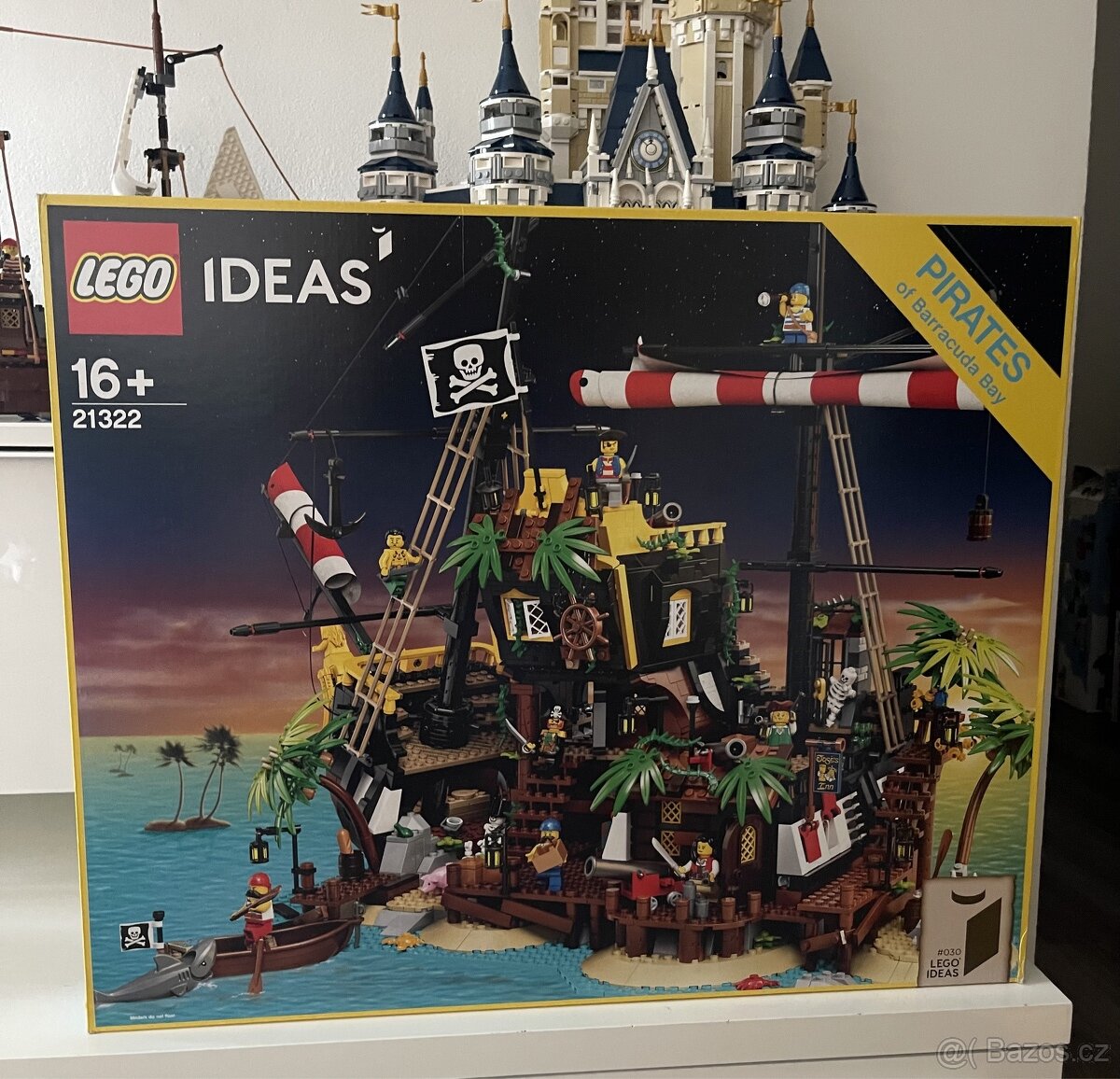 LEGO Ideas 21322 Zátoka pirátů z lodě Barakuda