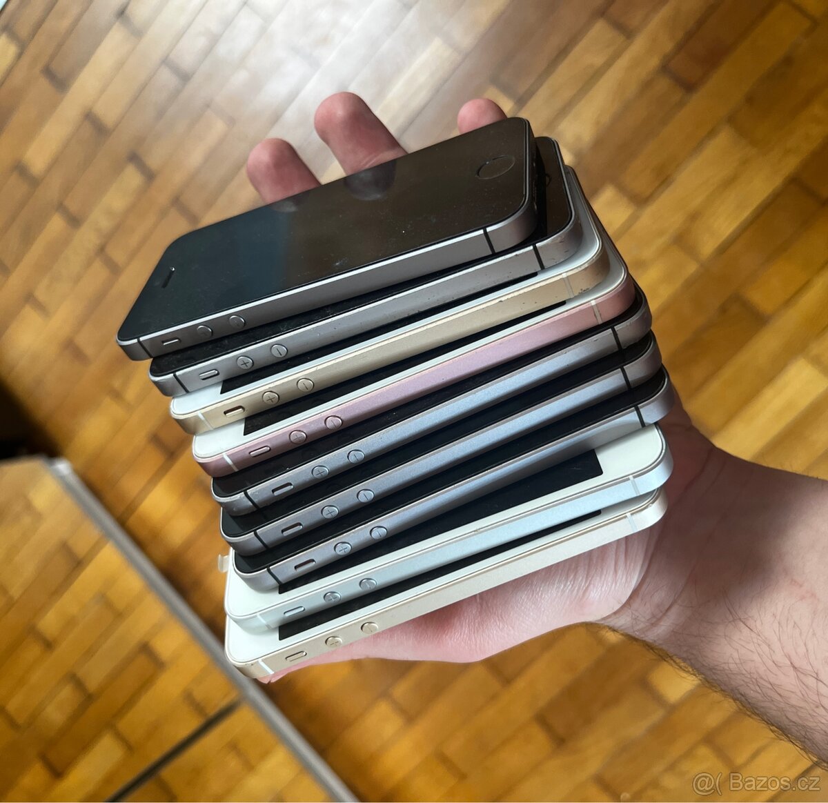 iPhone SE 2016 850,- KČ