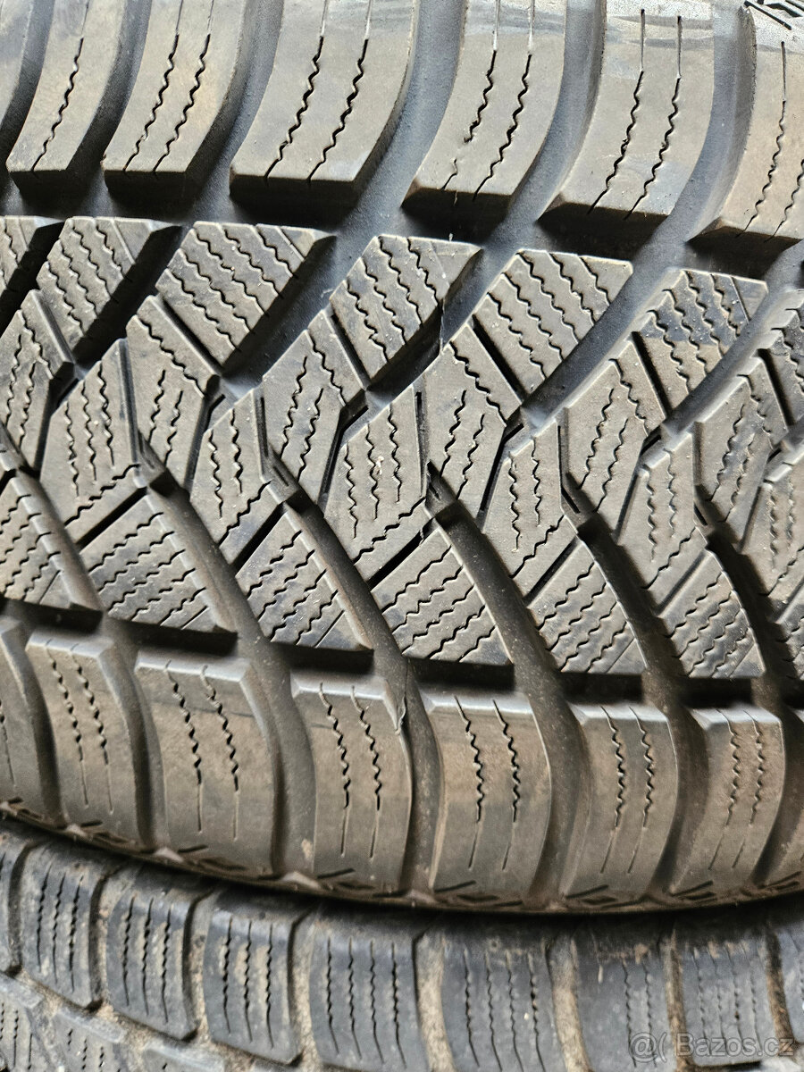 235/40r18 95V  Maxxis  ap2