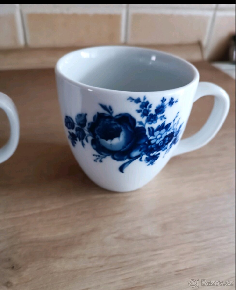 2k hrnek modrá míšeňská růže, Český porcelán BOHEMIA