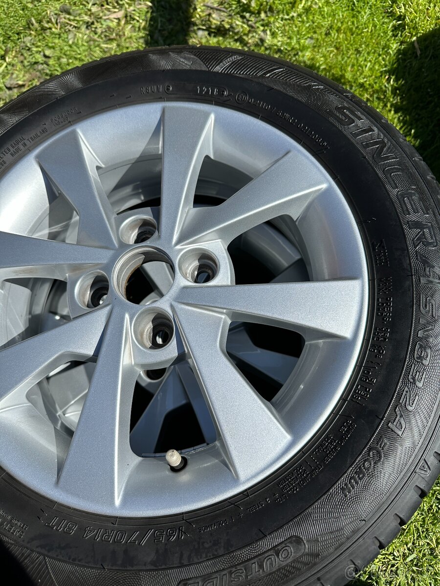 Prodám sadu kol Škoda Citigo 165/70 R14 – originální disky