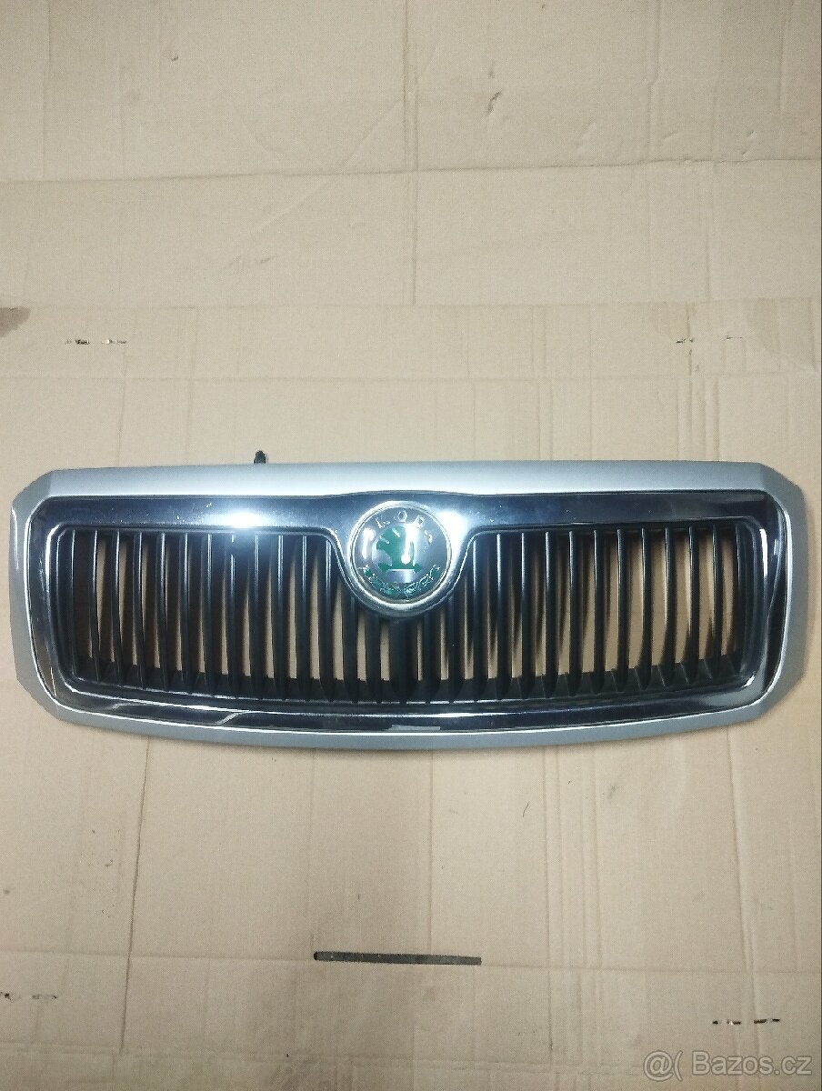 Fabia 1 mřížka kapoty stříbrná 9102