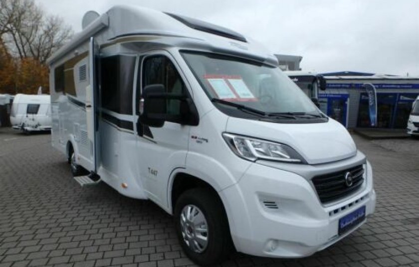 Obytné auto polointegrál satelit klimatizace motor+elektřina