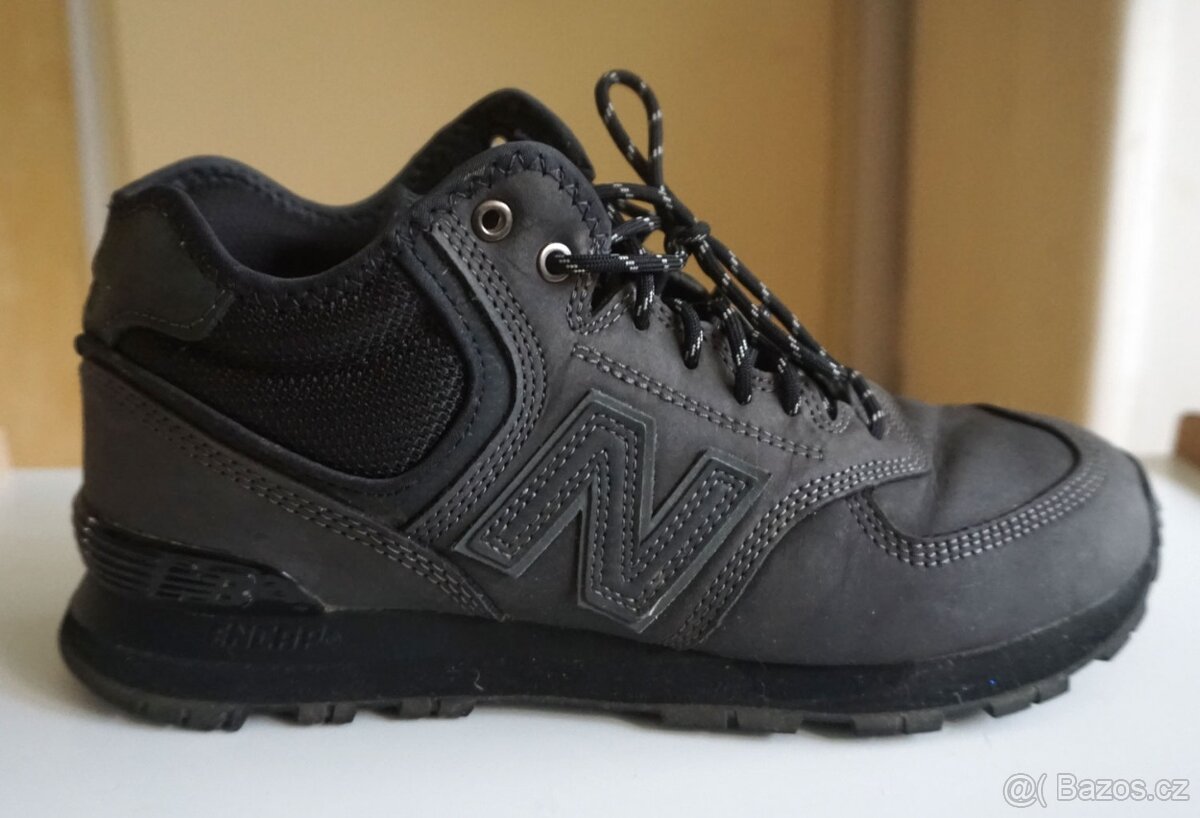 Unisex šedé pevné tenisky NEW BALANCE v.42,5