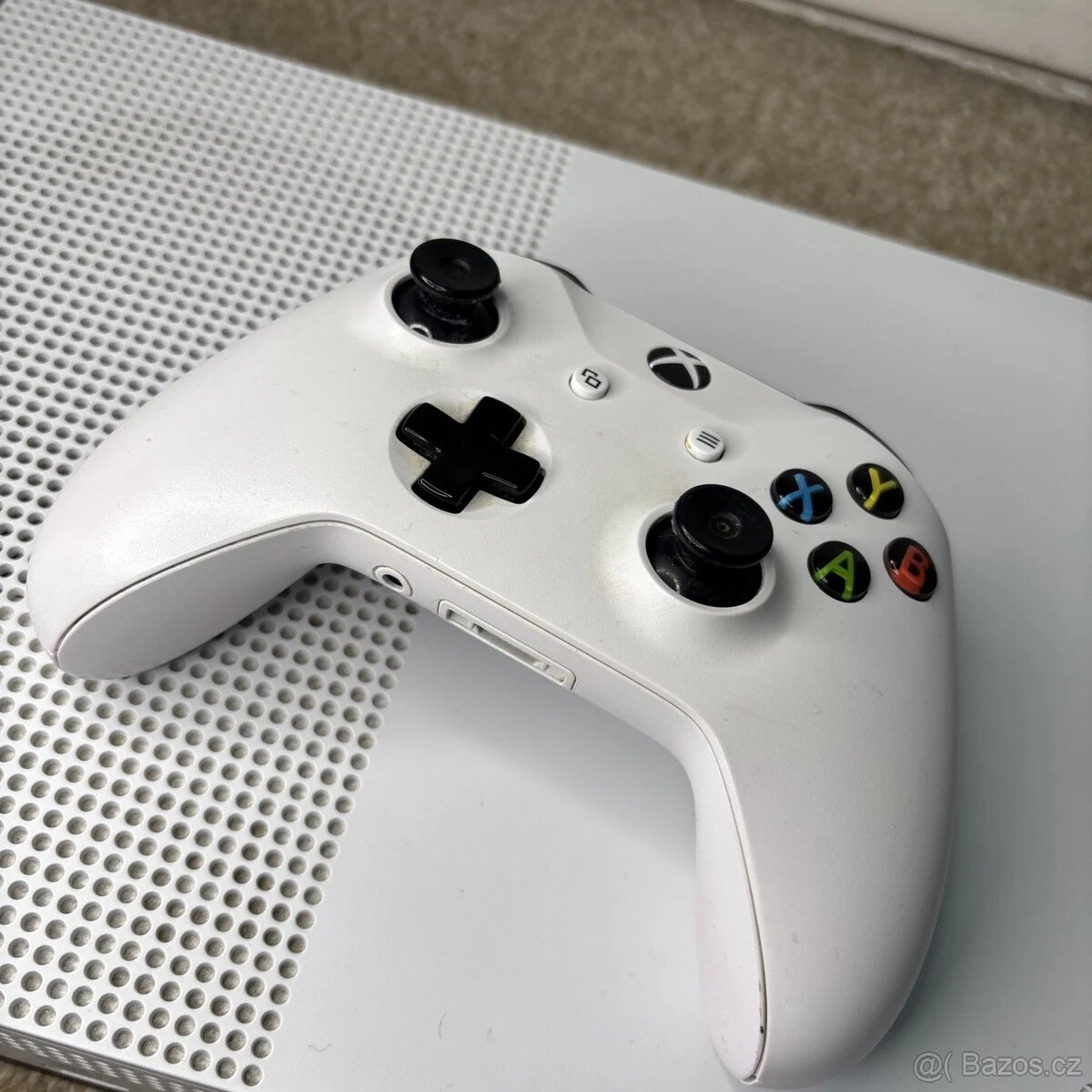 Prodám Xbox one S 1TB HDD + 10 her