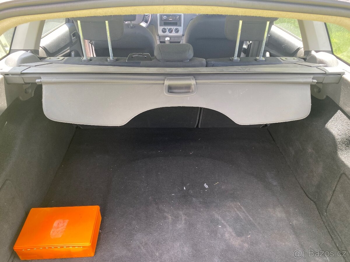 Ford Focus MK2 (2005-2011) roleta, roletka kufru