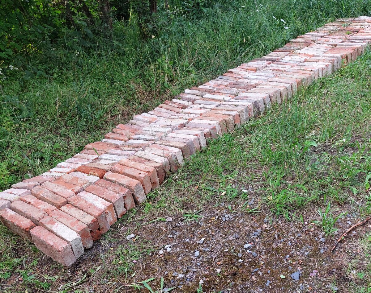 STARÉ CIHLY