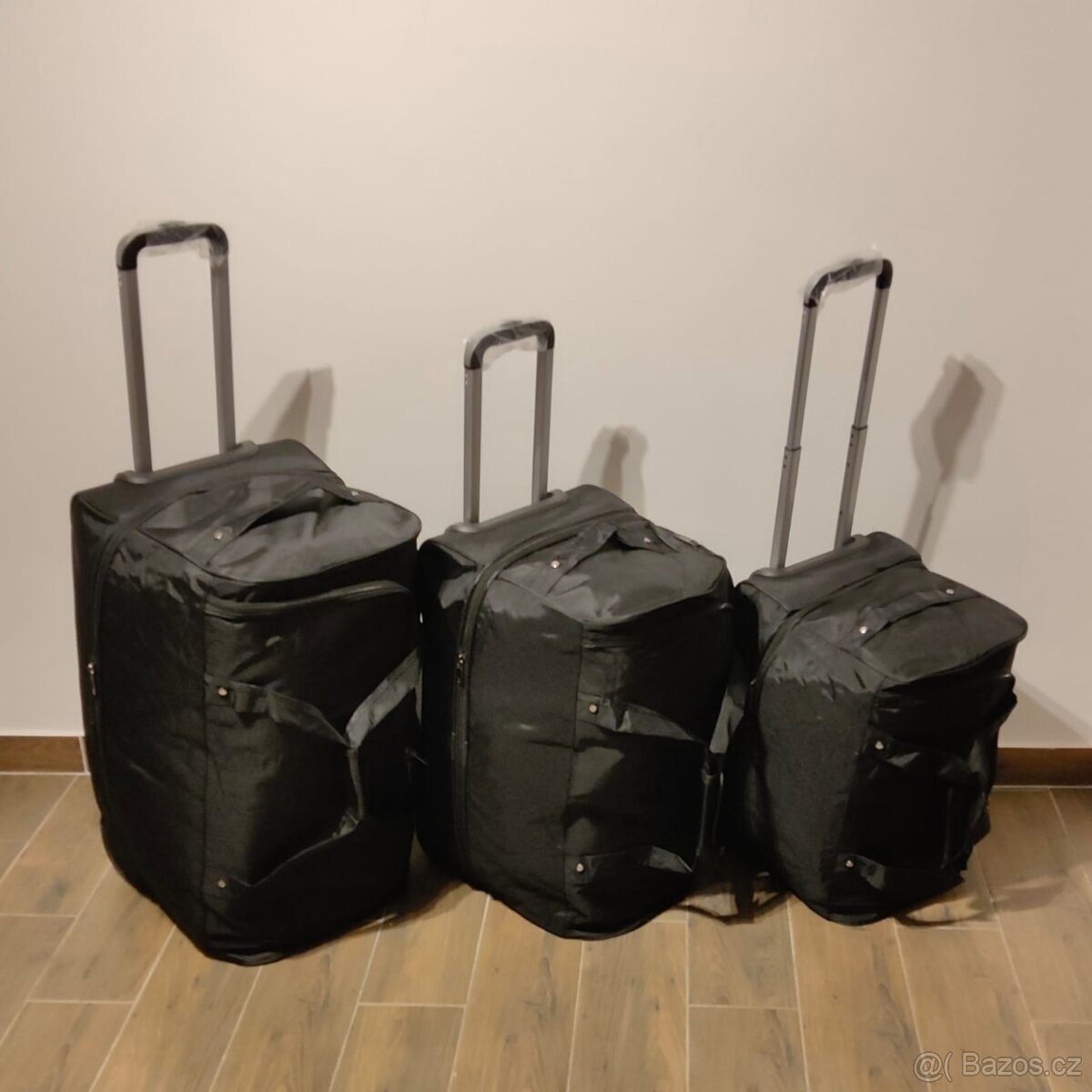 Cestovní taška s možností zvětšení objemu, kolečka - nové