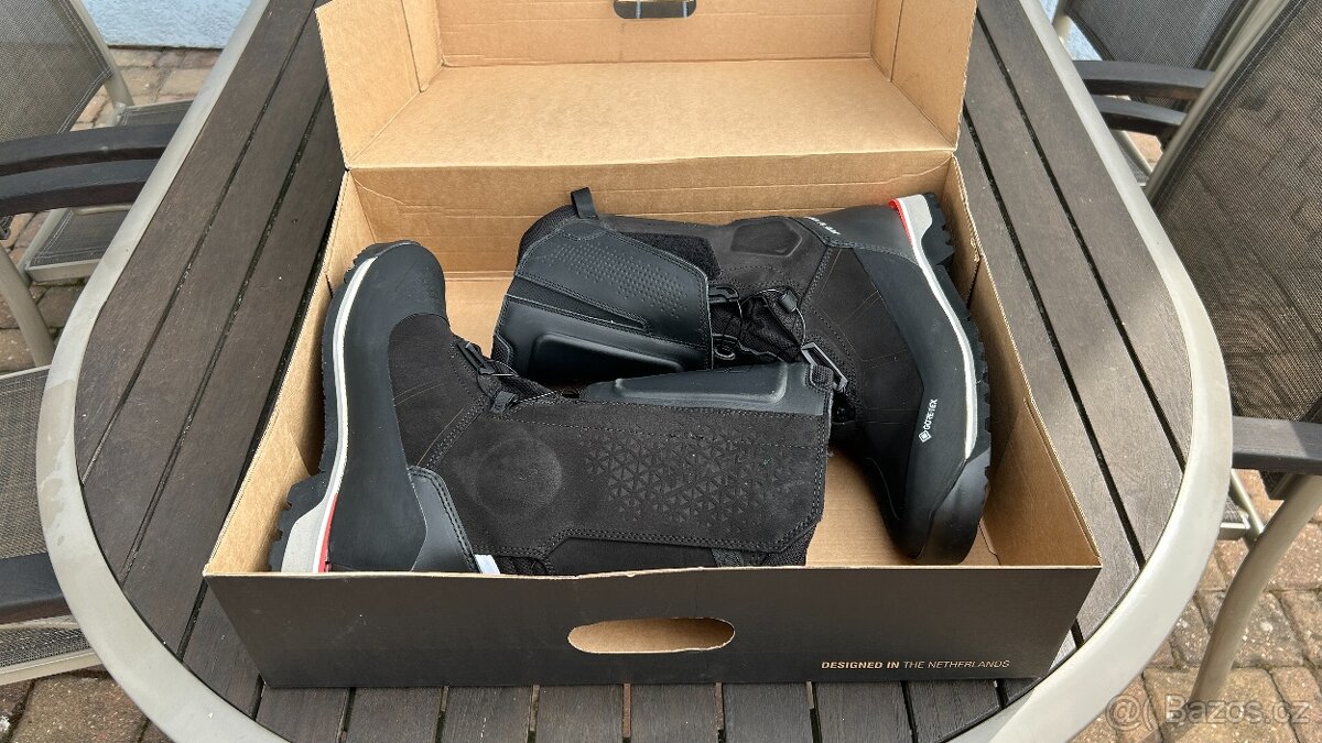 REVIT boty DISCOVERY GTX black
