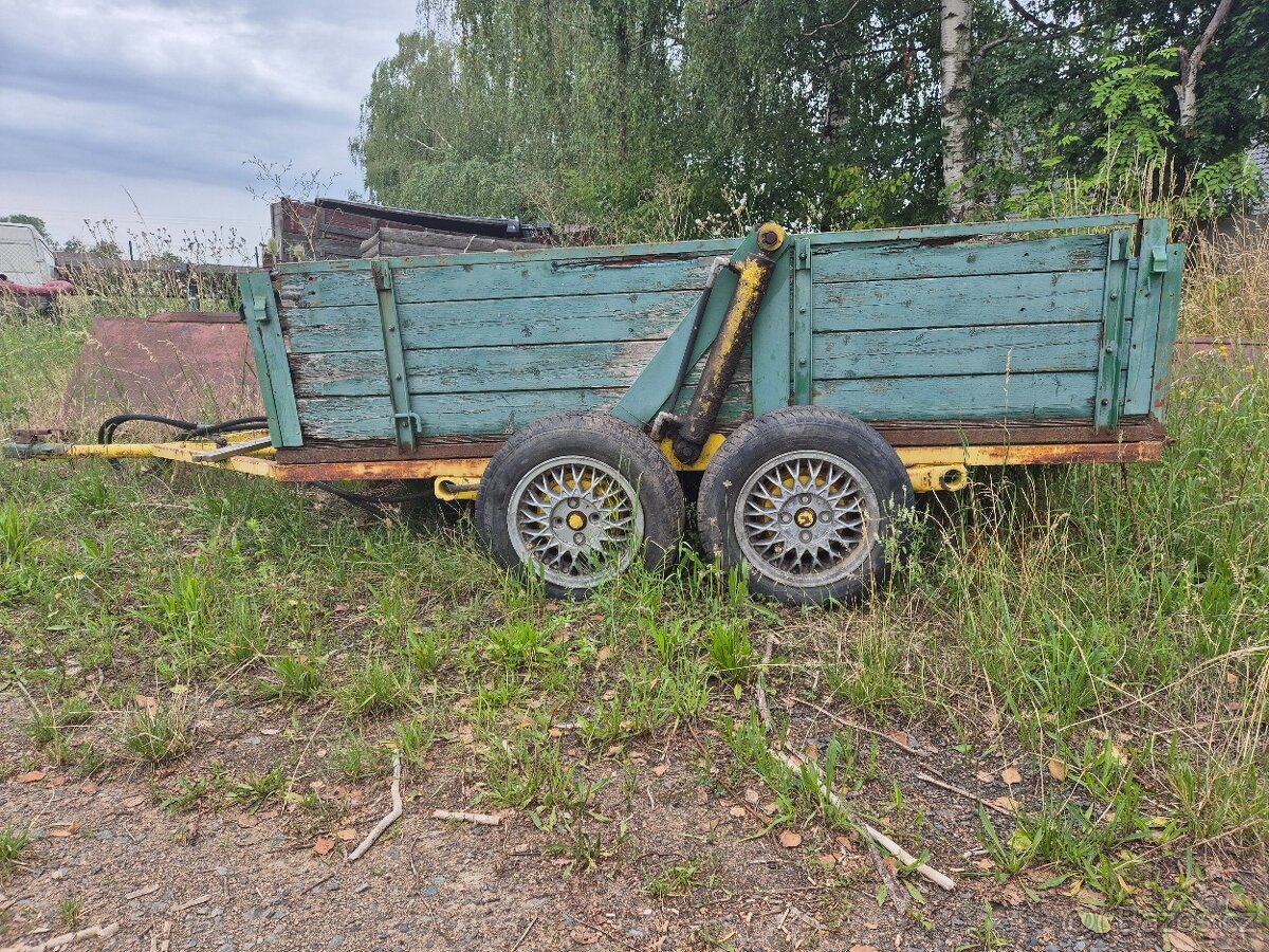 Hydraulicky sklopný vozík