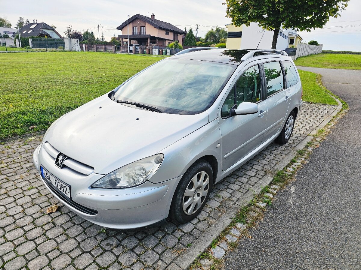 PEUGEOT 307 SW 1.6 HDI 66 KW 7 MÍST MALÝ NÁJEZD PO ROZVODECH