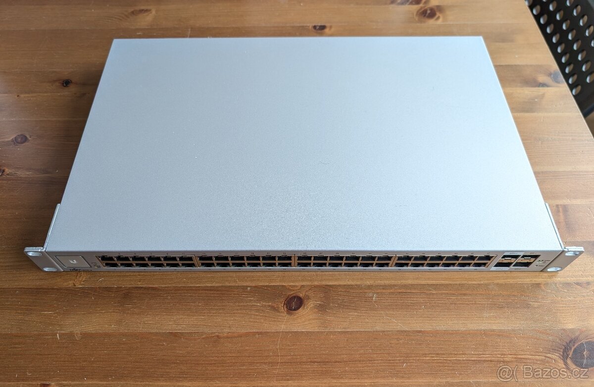 Ubiquiti Unifi US-48 switch - čtěte pozorně