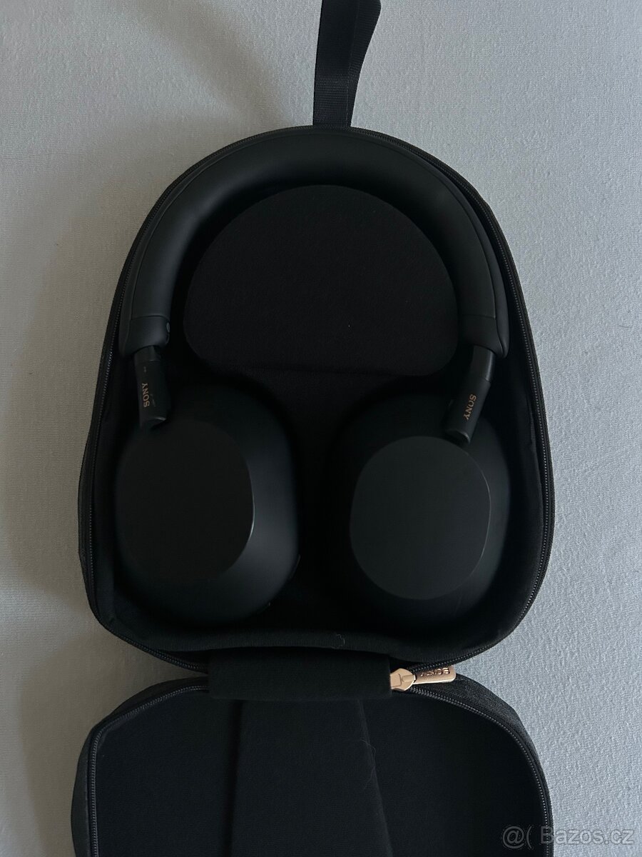 Sluchátka Sony WH-1000XM5