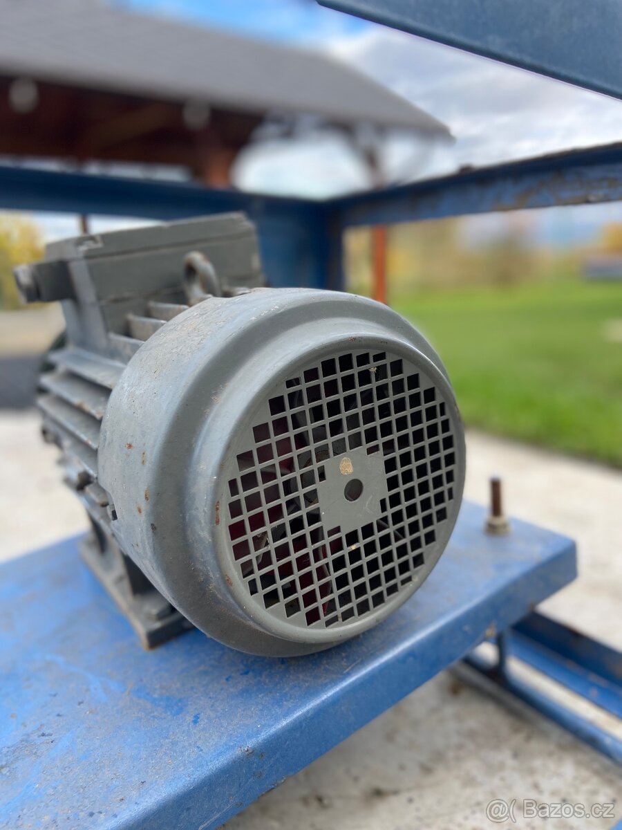 Prodám patkový elektromotor