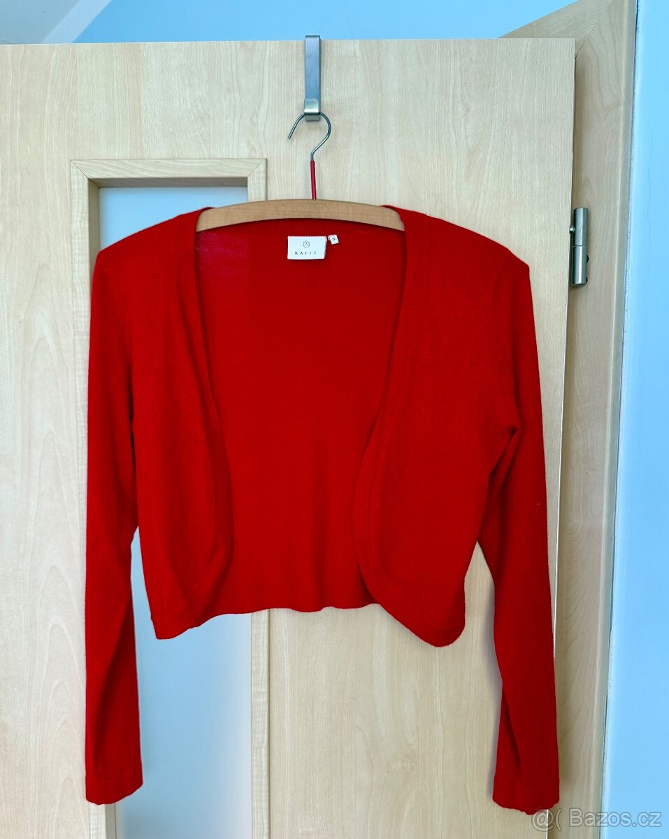 Dám. červené bolerko, zn. Kaffe, vel. S, sleva 408 Kč