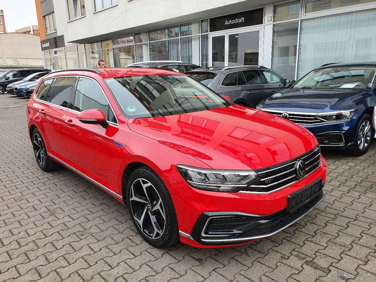 VW Passat B8 GTE Variant 1.4TSI 160kW DSG - záruka Autodraft