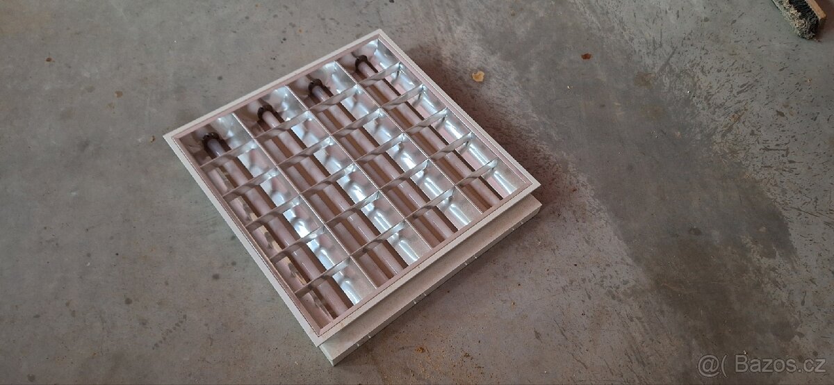 Stropní světlo 600x600