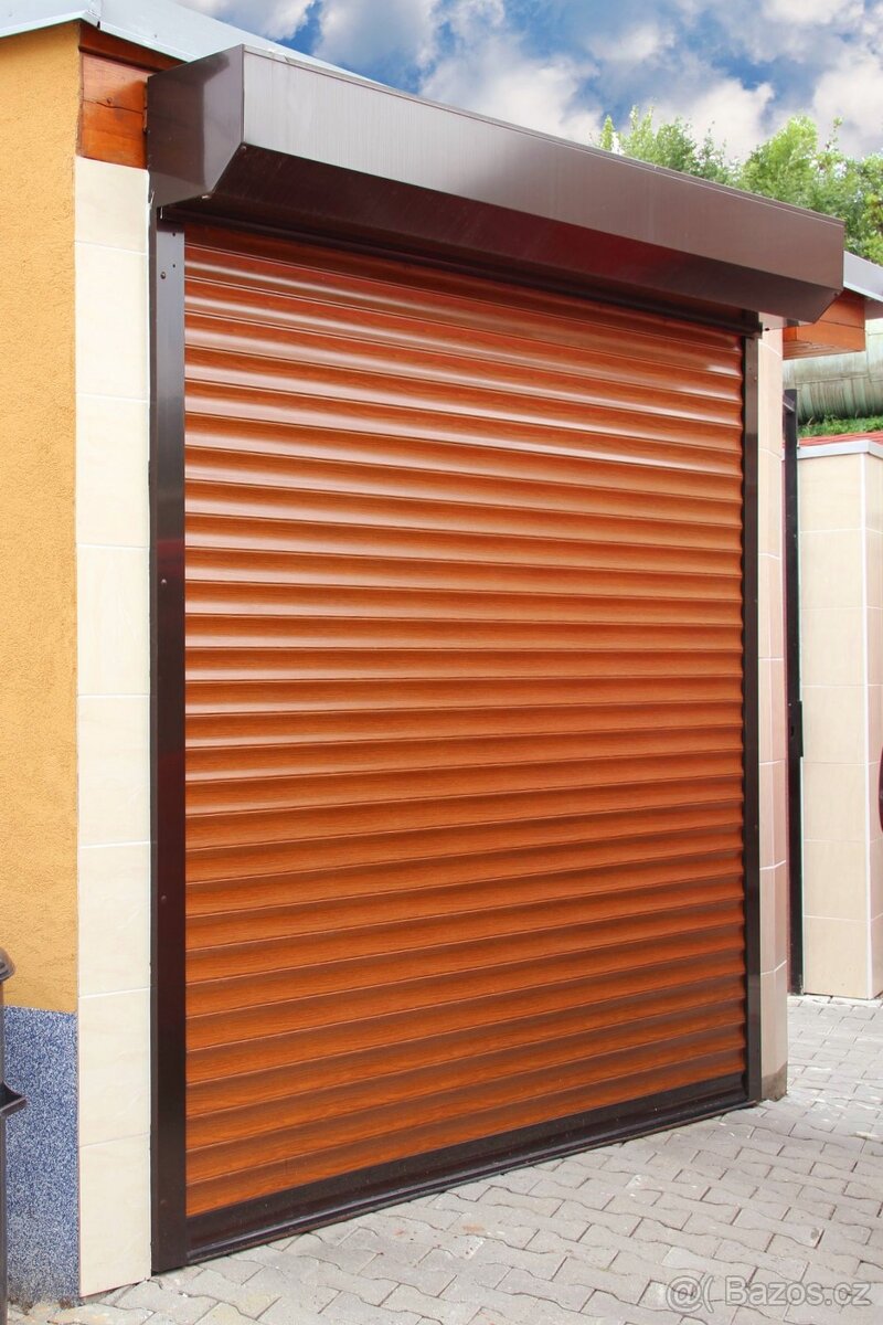Garážová rolovací vrata zateplené 77mm lamely možno montáž