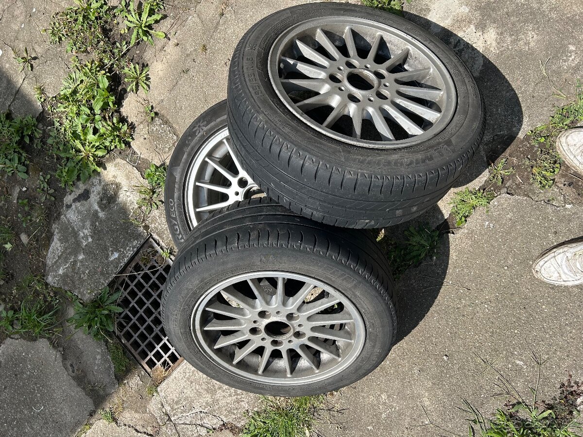 Originální alu kola 3ks BMW R16” + 5x letni pneu 205/55