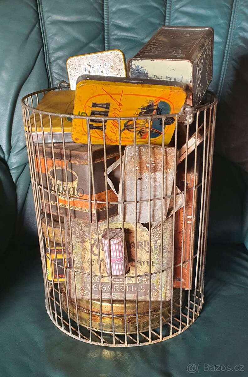 Staré plechové krabičky