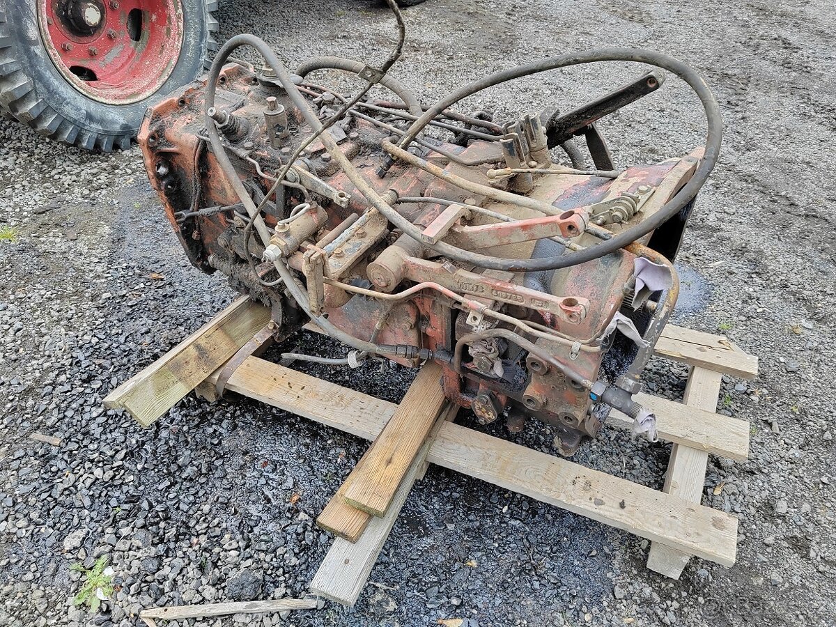 Zetor Crystal 12045 převodovka, hydraulika atd.