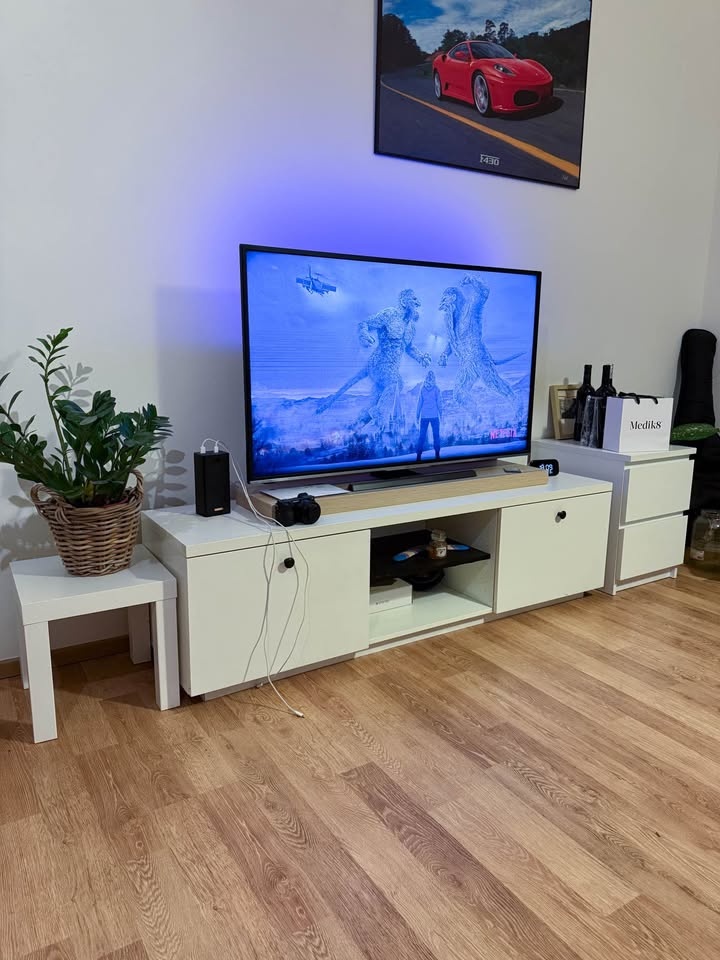 Televizní stolek TV komoda