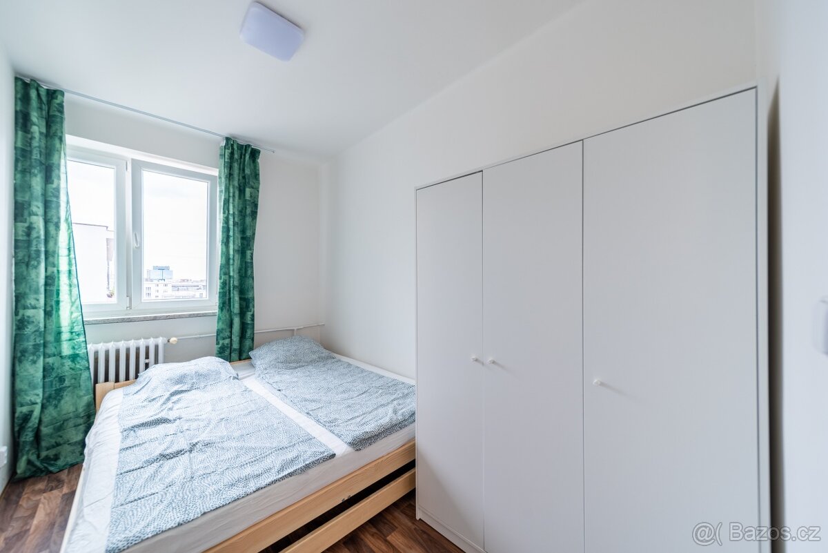 Pokoj s trvalým pobytem pro 2 osoby — Praha 7